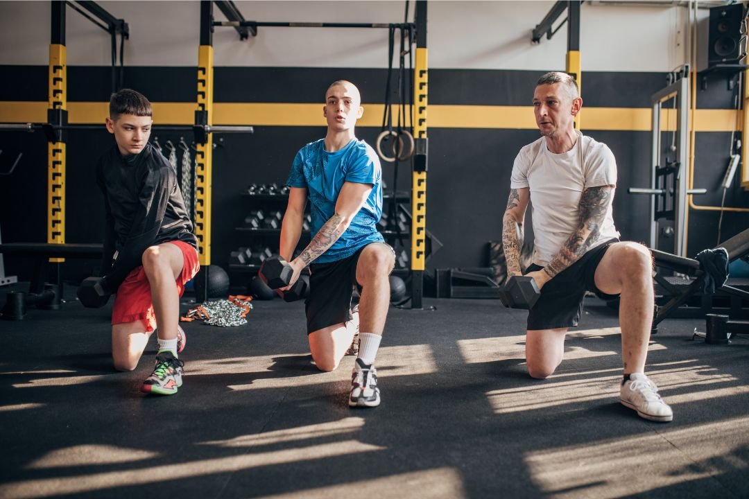 Explorando os Benefícios da Musculação para Adolescentes com Segurança e Orientação